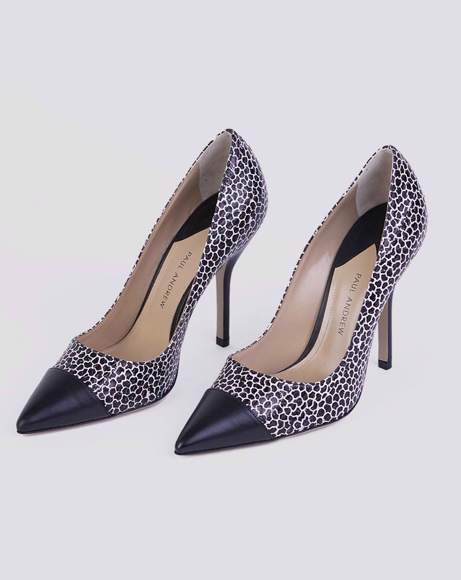 Picture of BLACK/WHITE SNAKE EMBOSSED PUMPS
