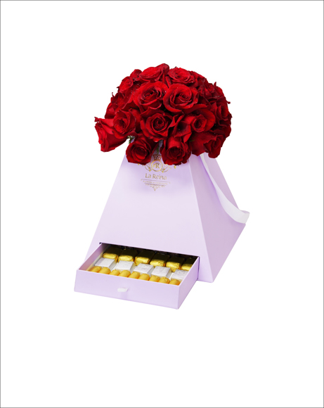 Picture of RED ROSES WITH CHOCOLATES