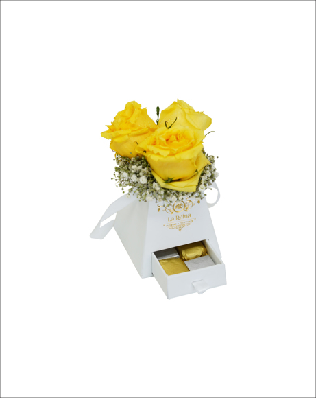 Picture of YELLOW ROSES WITH CHOCOLATES